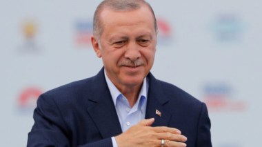  أردوغان يرتل آيات من القرآن خلال مراسم حفل تخريج حفاظ للقرآن في مسجد آيا صوفيا