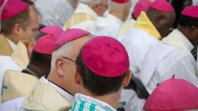 نشعر بـ”الخزي” بسبب فضائح القساوسة الجنسية