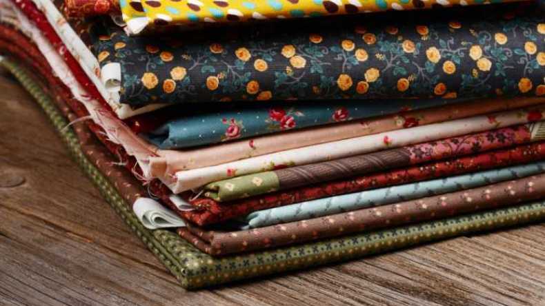 يسرق أقمشة من مستودع رب عمله ويبيعها بـ16 مليونا