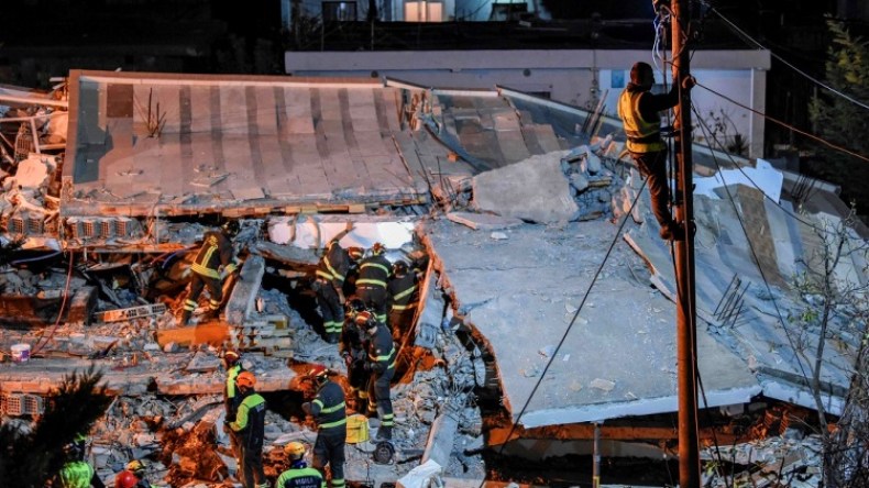 ارتفاع حصيلة ضحايا زلزال ألبانيا العنيف