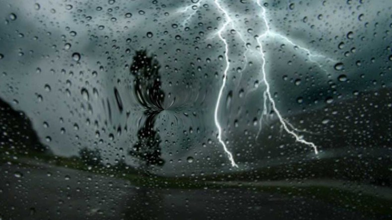 أمطار رعدية وهبوب رياح وعواصف بـ 13 ولاية