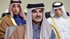 أمير قطر يتوجه إلى السعودية لحضور القمة الخليجية