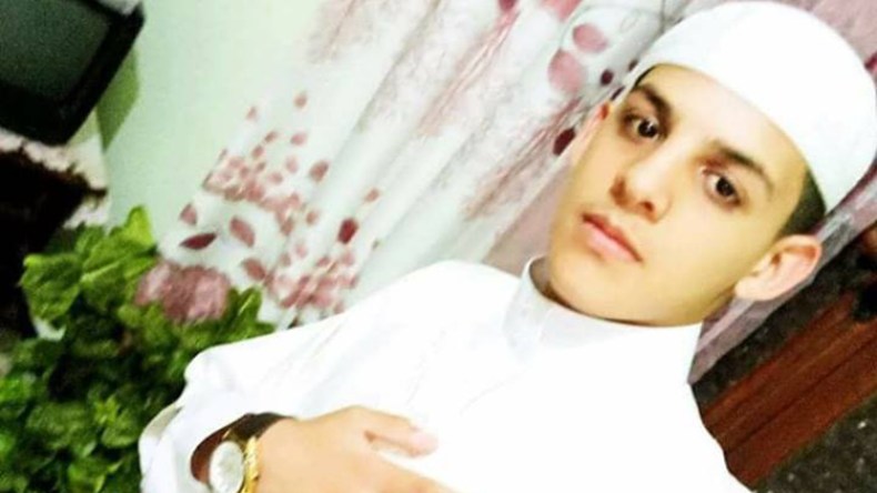 مترشح للبكالوريا يأسر بصوته آلاف المصلين في البليدة