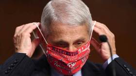 فاوتشي يتوقع موعد خلع الكمامات والعودة للحياة الطبيعية