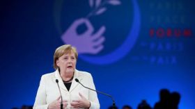 هذا ما دعت إليه ميركل في منتدى باريس للسلام؟!