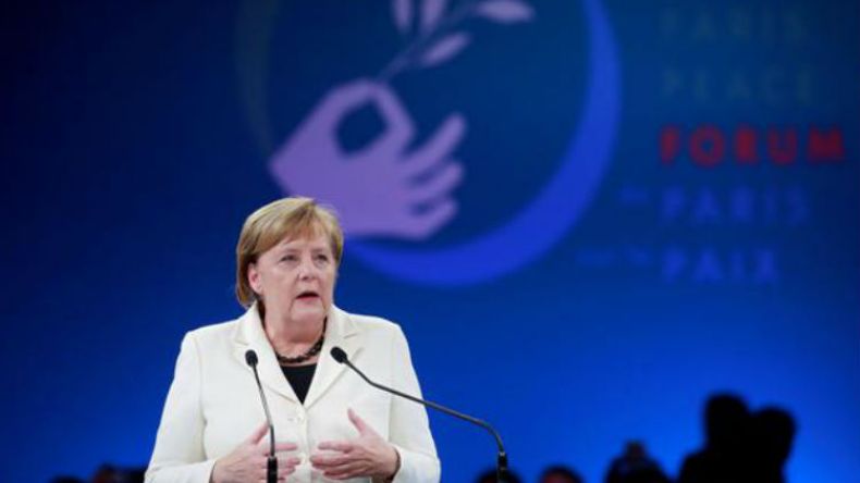 هذا ما دعت إليه ميركل في منتدى باريس للسلام؟!