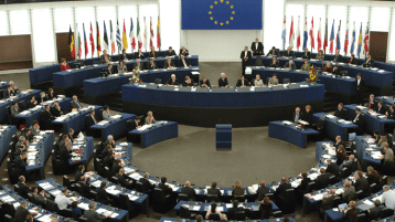 عندما فقدت أوروبا جسمها السياسي..!