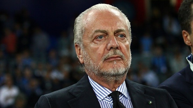 رئيس نابولي مستعد لتجديد عقد أنشيلوتي مدى الحياة