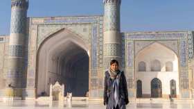 أول مرشدة سياحية في أفغانستان تتعرض للاعتداء