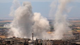 مقتل المزيد من المدنيين في غارات على إدلب