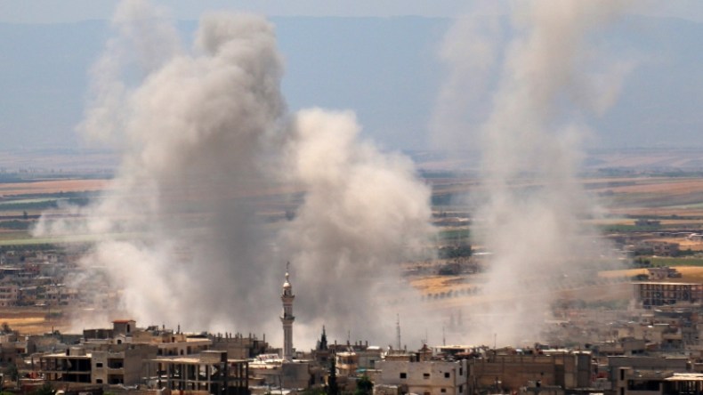 مقتل المزيد من المدنيين في غارات على إدلب