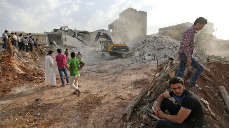 قتلى مدنيون في غارات للنظام على إدلب