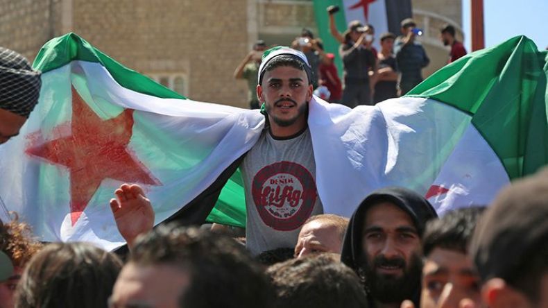روسيا وسوريا تستأنفان قصف إدلب