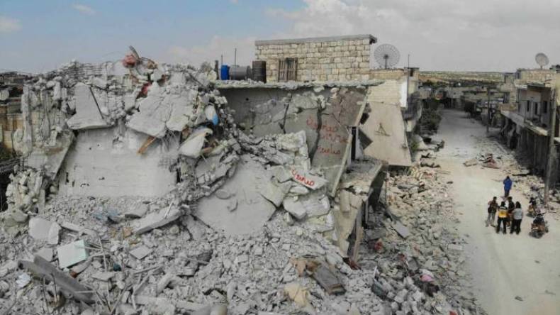 عشرات القتلى في قصف واشتباكات بريف حماة