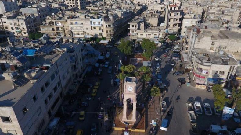 غارات سورية وروسية وهجمات لمتشددين ترقى لجرائم الحرب