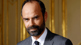 فيليب: ماكرون سيتخذ إجراءات لإعادة “اللحمة الوطنية”