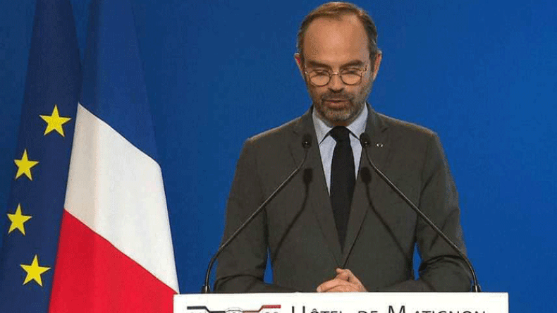 فرنسا تنحني لأصحاب السترة الصفراء وتتراجع عن الضرائب