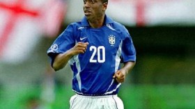 اعتقال إديلسون نجم البرازيل الأسبق