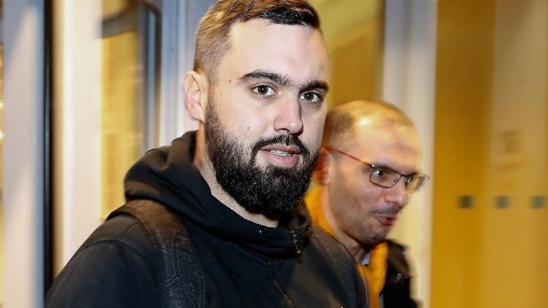 توقيف أحد قادة السترات الصفراء في فرنسا