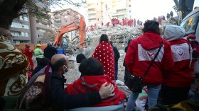 ارتفاع ضحايا زلزال إزمير إلى 49 قتيلا