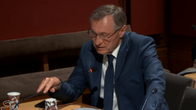 فرنسا تعلق دورها بعملية بحرية في المتوسط