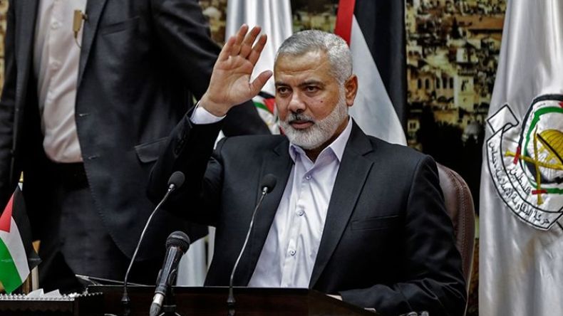 اسماعيل هنية يعزي عائلة الراحل لخضر بورقعة