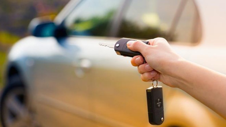 عصابة تستخدم جهاز تشويش للسطو على السيارات بسكيكدة