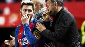 إنريكي يكشف عن توتر علاقته مع ميسي في برشلونة