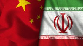 إيران تسمح للصينيين بدخول أراضيها من دون تأشيرة