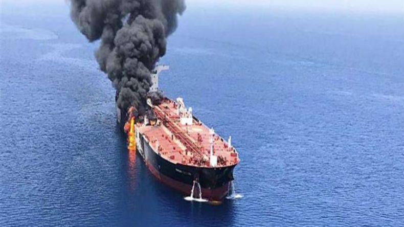 إيران ترفض الاتهامات الأمريكية باستهداف ناقلتي النفط في بحر عمان