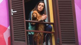 الإيطاليون يواجهون الحجر الصحي بالغناء (فيديو)