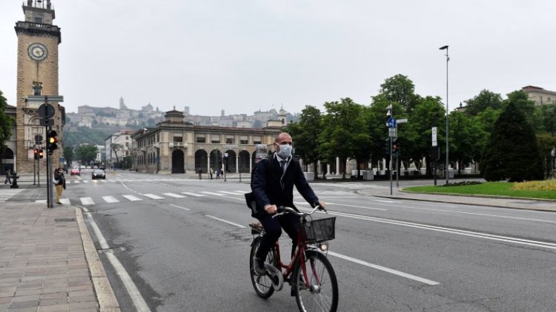 إيطاليا: تراجع لافت في وفيات وإصابات كورونا
