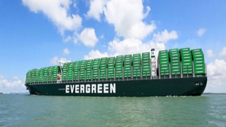 بعد عام من جنوح سفينة بقناة السويس.. كارثة جديدة لـ”إيفر جيفن” بأمريكا