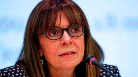 اليونان تنتخب امرأة لرئاسة الجمهورية