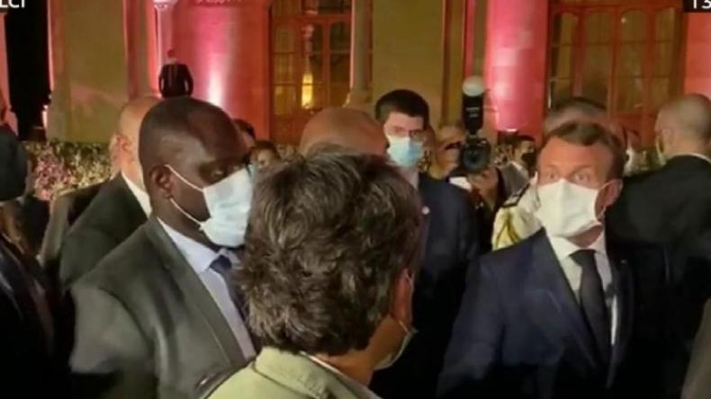 ماكرون يوبخ صحفياً فرنسياً بشدة (فيديو)