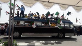 استعراض شعبي عبر شوارع العاصمة