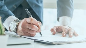 استقالة 10 أعضاء من مجلس بلدية آيت لعزيز من حزب الأرندي بالبويرة