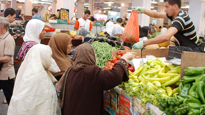 الرياح والفيضانات تتلف المحاصيل وترفع أسعار الخضر والفواكه