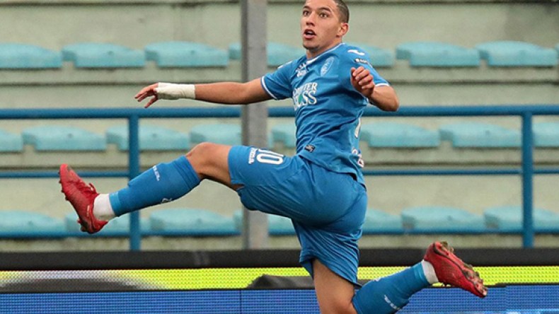 غلطة ساراي يرفع عرضه للفوز بخدمات بن ناصر