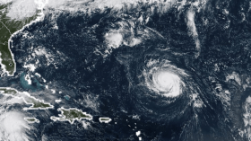 إعصار”فلورانس” يرعب أمريكا