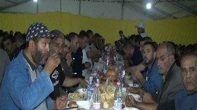 توزيع أكثر من 3000 وجبة إفطار لعابري السبيل بالطريق السيار بالبويرة