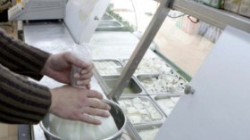 طوابير على “جبن الماعز” الطازج بحمام ملوان في البليدة