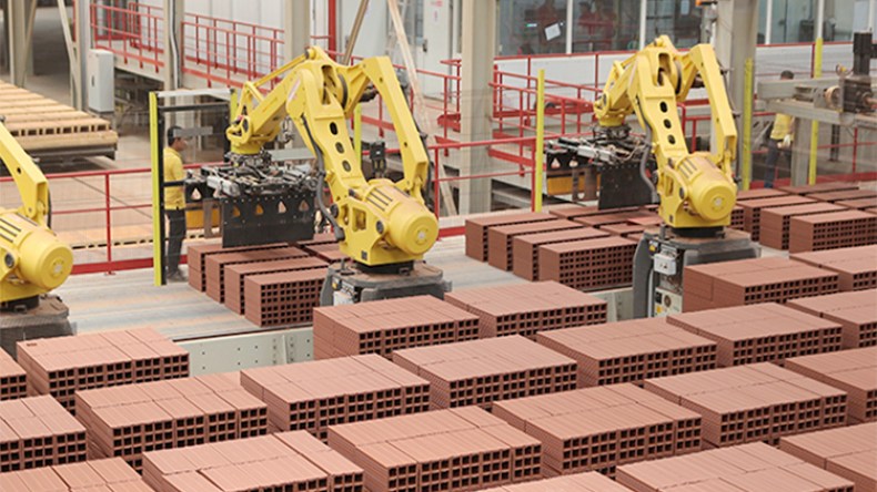 شبح الإفلاس لمصانع الآجر يهدد 30 ألف عامل بالتسريح!