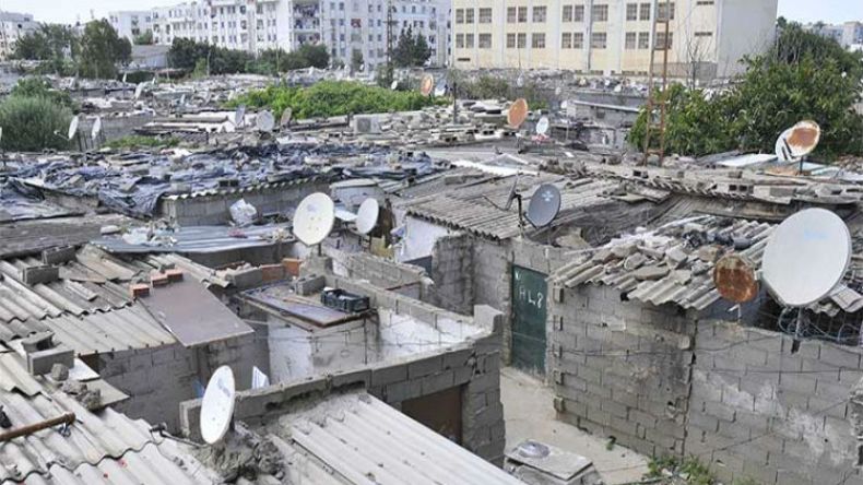 سقوط جرار فوق سكنات حي قصديري بباش جراح
