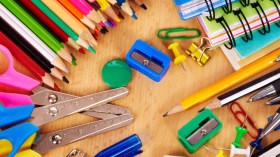 معلمون يثقلون كاهل الأولياء باشتراط أدوات من علامات شهيرة