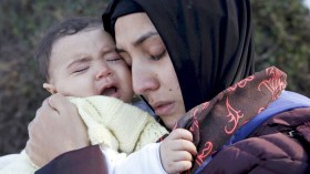 نساء يوقفن حياتهن بعد وفاة أزواجهن