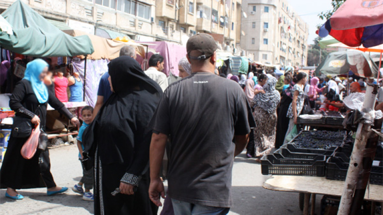 الأسواق الفوضوية تعود بقوة وسط تذمر المواطنين بالوادي