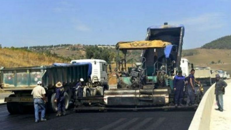 مدير الأشغال العمومية بغرداية يكشف عن وضعية مشاريع الطرقات المزدوجة