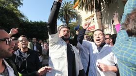 الأطباء المقيمون يعودون للاحتجاج أمام مقر الوزارة الأحد