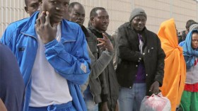 السلطات تُرحّل المئات من الأفارقة ببلعباس